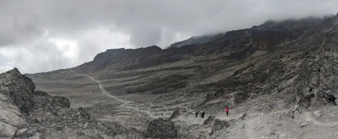Ruta Lemosho - Day 4 - Trekking del Campamento Shira 2 a Lava Tower y descenso al Campamento Barranco